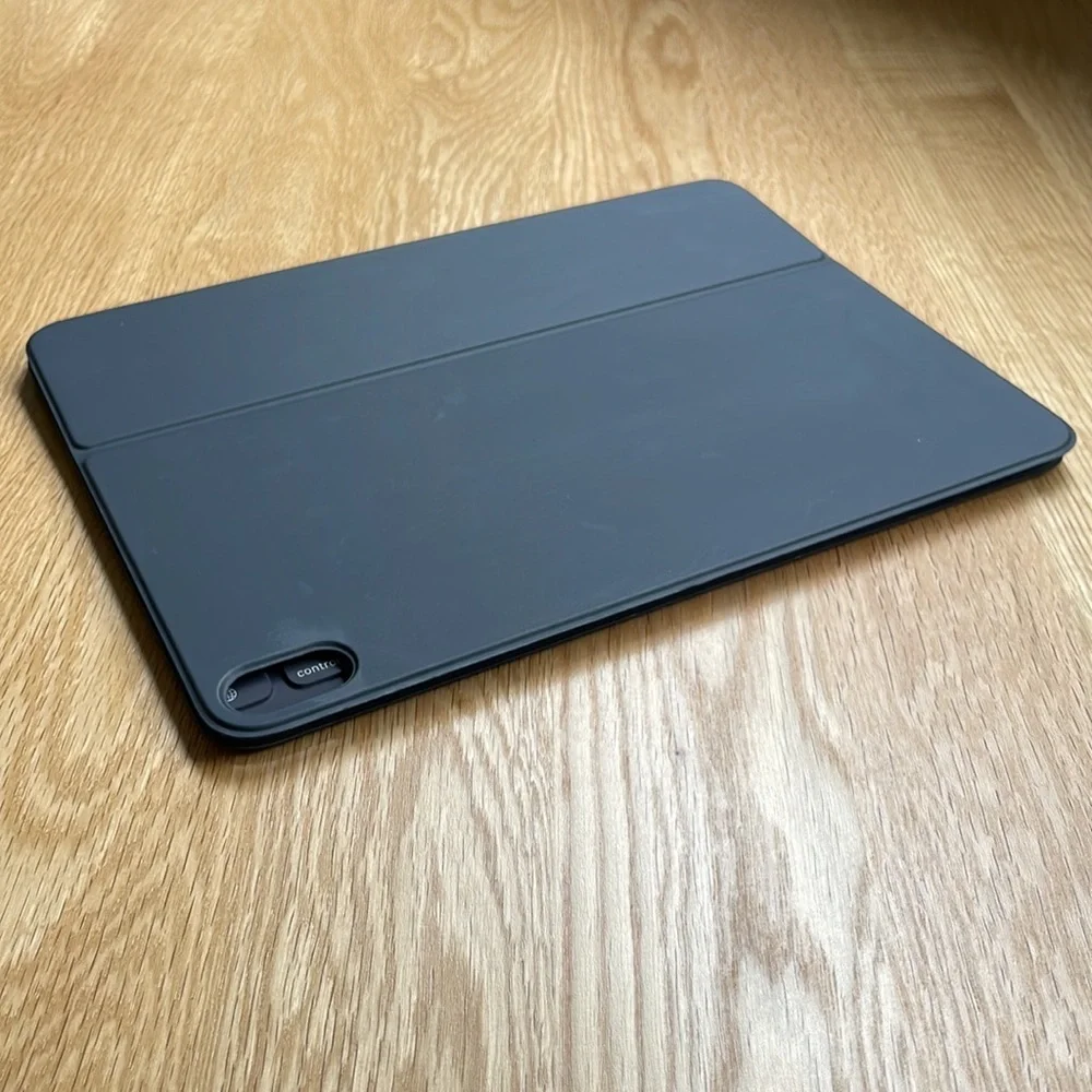 Smart Keypad Folio for 11” iPad Pro/iPad AirModel A2038.